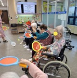 라켓 공 맞추기.jpg