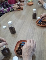 원두의 향·촉감·소리 탐색.jpg